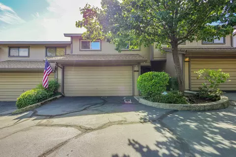 Exterior - 1955 Bechelli Ln, Redding, CA 96002 photo 3 of 4