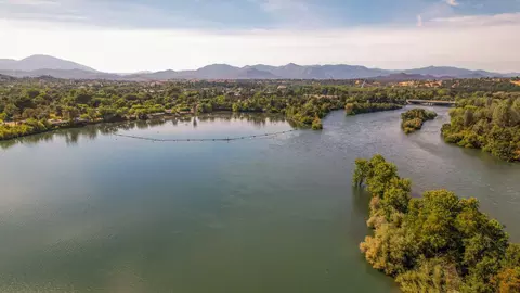 View/Area - 1955 Bechelli Ln, Redding, CA 96002 photo 2 of 7