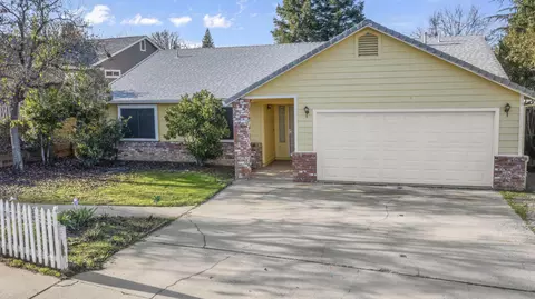 1210 Southpointe Dr, Red Bluff, CA 96080