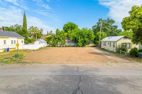 1038 Oak St, Red Bluff, CA 96080 photo 3