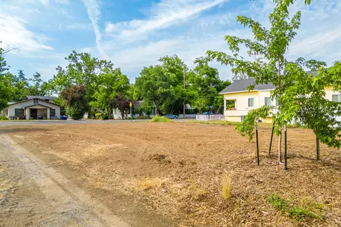 1038 Oak St, Red Bluff, CA 96080 photo 7