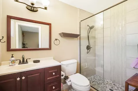 Bath - 2623 Shasta St, Redding, CA 96001 photo 1 of 2