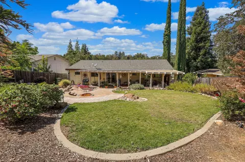 Exterior - 2623 Shasta St, Redding, CA 96001 photo 6 of 10