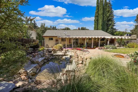 Exterior - 2623 Shasta St, Redding, CA 96001 photo 7 of 10