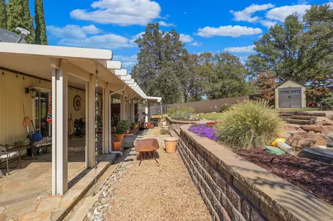 Exterior - 2623 Shasta St, Redding, CA 96001 photo 4 of 10