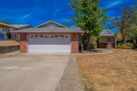 951 Partridge Dr, Redding, CA 96003