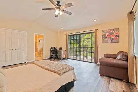 Bedroom - 19227 Hollow Ln, Redding, CA 96003 photo 5 of 5