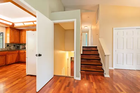 Entry Way - 19227 Hollow Ln, Redding, CA 96003 photo 4 of 5