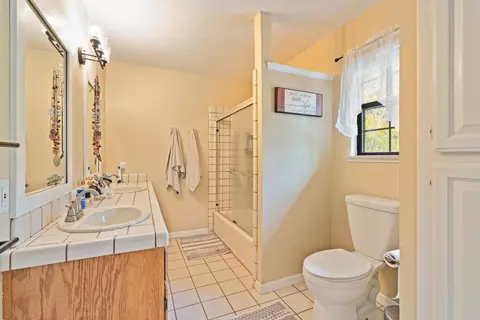 Bath - 19227 Hollow Ln, Redding, CA 96003 photo 2 of 3