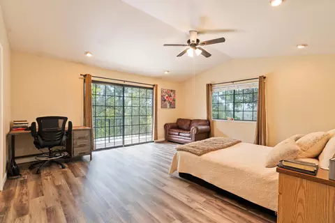 Bedroom - 19227 Hollow Ln, Redding, CA 96003 photo 4 of 5