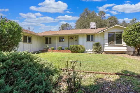 4662 Lookout Ct, Redding, CA 96001