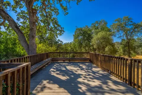 Exterior - 8933 Simmons Rd, Redding, CA 96001 photo 6 of 13