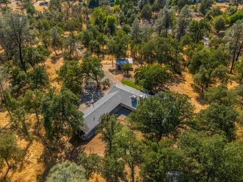 View/Area - 8933 Simmons Rd, Redding, CA 96001 photo 1 of 14