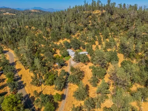 View/Area - 8933 Simmons Rd, Redding, CA 96001 photo 7 of 14