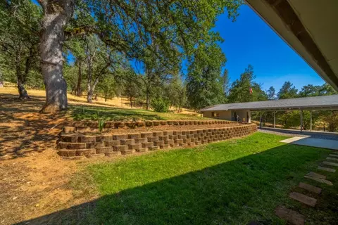 Exterior - 8933 Simmons Rd, Redding, CA 96001 photo 7 of 13