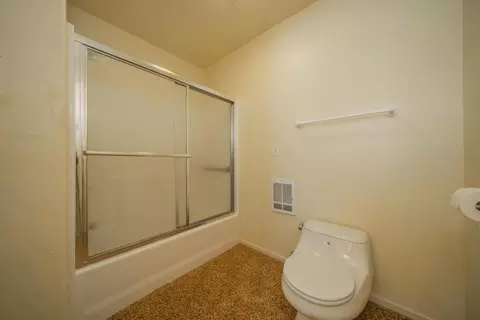 Bath - 8933 Simmons Rd, Redding, CA 96001 photo 2 of 4