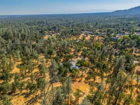 View/Area - 8933 Simmons Rd, Redding, CA 96001 photo 10 of 14
