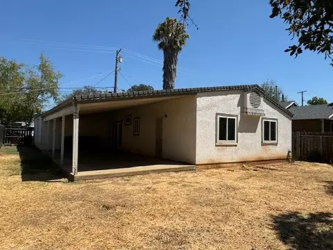 Exterior - 2620 Irwin Rd, Redding, CA 96002 photo 4 of 5