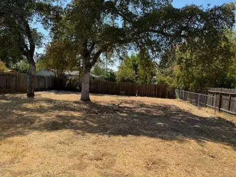Exterior - 2620 Irwin Rd, Redding, CA 96002 photo 5 of 5