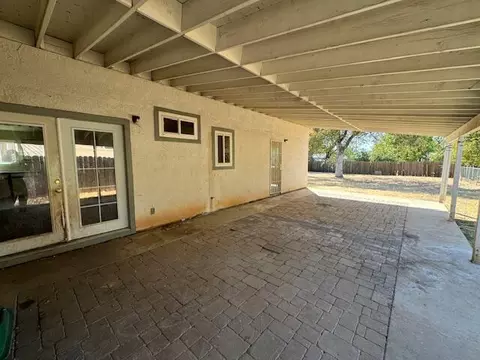 Exterior - 2620 Irwin Rd, Redding, CA 96002 photo 2 of 5