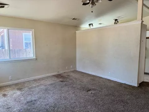 Living - 2620 Irwin Rd, Redding, CA 96002 photo 1 of 3