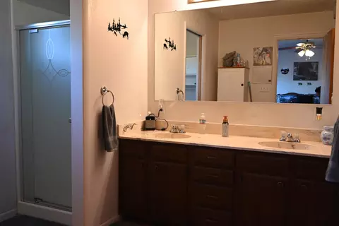 Bath - 38205 Robin Way, Burney, CA 96013 photo 4 of 5