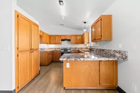 Kitchen - 1541 Imperial Dr, Redding, CA 96003 photo 2 of 4