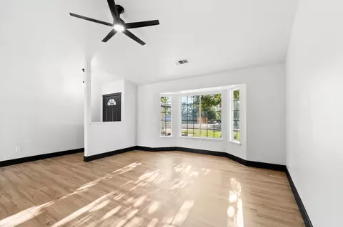 Living - 1541 Imperial Dr, Redding, CA 96003 photo 1 of 2