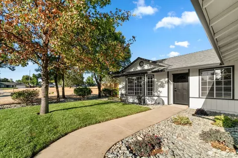 Exterior - 1541 Imperial Dr, Redding, CA 96003 photo 2 of 7