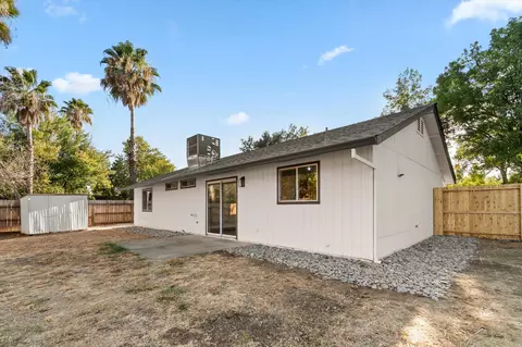 Exterior - 1541 Imperial Dr, Redding, CA 96003 photo 4 of 7