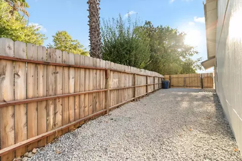 Exterior - 1541 Imperial Dr, Redding, CA 96003 photo 5 of 7
