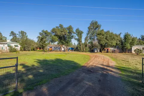 18240 View Point Dr, Anderson, CA 96007