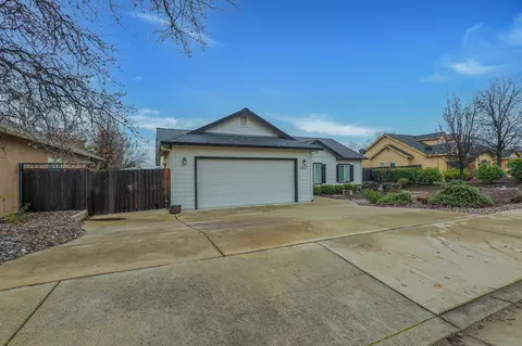 1471 Lear Way, Redding, CA 96001 photo 3