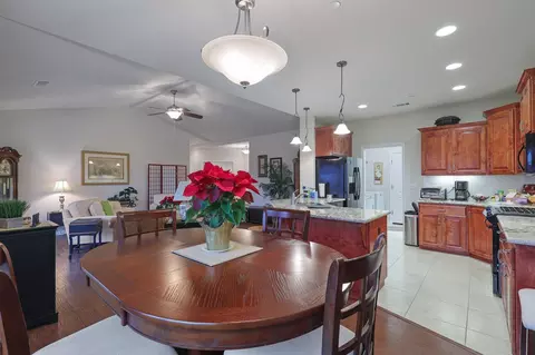 1471 Lear Way, Redding, CA 96001 photo 7