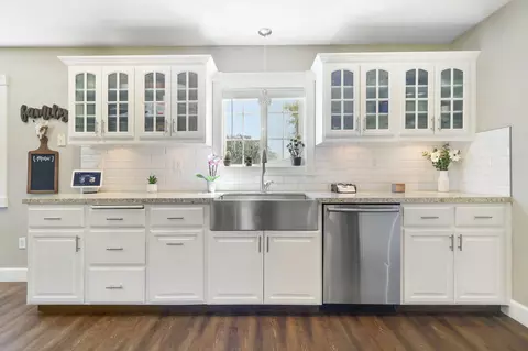 Kitchen - 13105 Bear Mountain Rd, Redding, CA 96003 photo 4 of 4