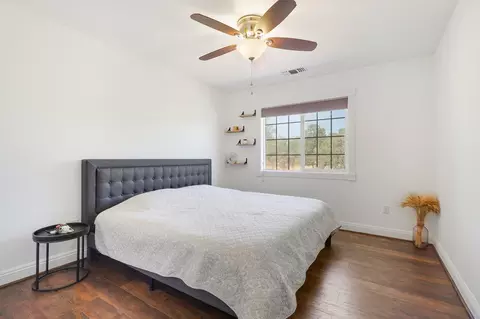 Bedroom - 13105 Bear Mountain Rd, Redding, CA 96003 photo 9 of 12