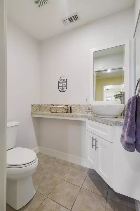 Bath - 13105 Bear Mountain Rd, Redding, CA 96003 photo 1 of 8