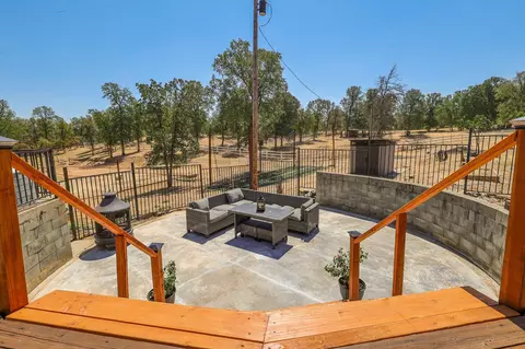 Exterior - 13105 Bear Mountain Rd, Redding, CA 96003 photo 12 of 28