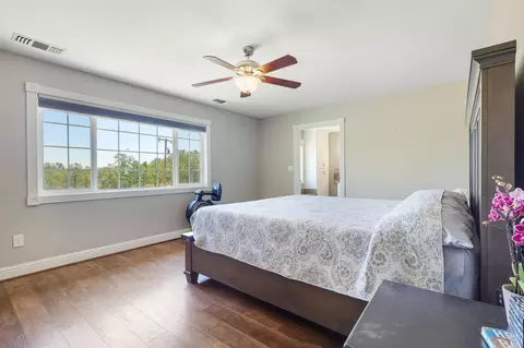 Bedroom - 13105 Bear Mountain Rd, Redding, CA 96003 photo 3 of 12