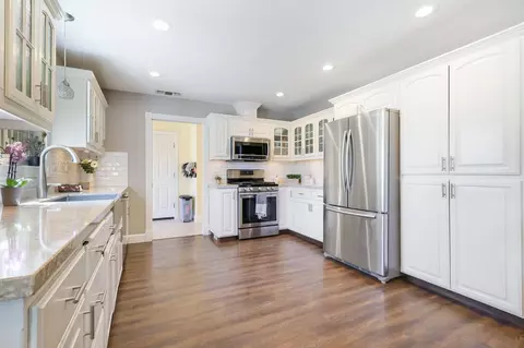 Kitchen - 13105 Bear Mountain Rd, Redding, CA 96003 photo 1 of 4