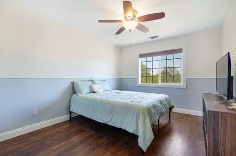 Bedroom - 13105 Bear Mountain Rd, Redding, CA 96003 photo 7 of 12