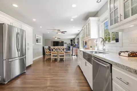 Kitchen - 13105 Bear Mountain Rd, Redding, CA 96003 photo 2 of 4
