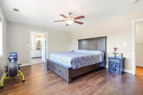 Bedroom - 13105 Bear Mountain Rd, Redding, CA 96003 photo 4 of 12