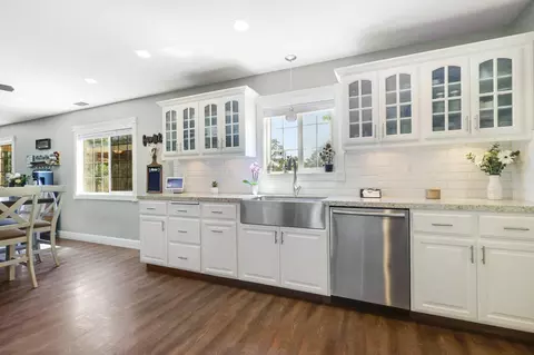 Kitchen - 13105 Bear Mountain Rd, Redding, CA 96003 photo 3 of 4