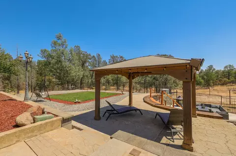 Exterior - 13105 Bear Mountain Rd, Redding, CA 96003 photo 8 of 28