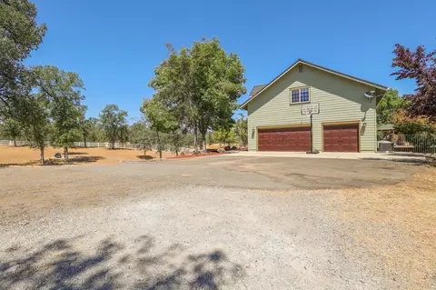 Exterior - 13105 Bear Mountain Rd, Redding, CA 96003 photo 11 of 28