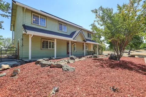 Exterior - 13105 Bear Mountain Rd, Redding, CA 96003 photo 3 of 28