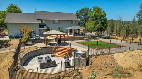 13105 Bear Mountain Rd, Redding, CA 96003