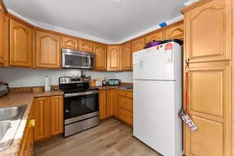 Kitchen - 11294 Rawson Rd, Red Bluff, CA 96080 photo 2 of 3