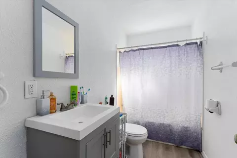 Bath - 11294 Rawson Rd, Red Bluff, CA 96080 photo 1 of 1